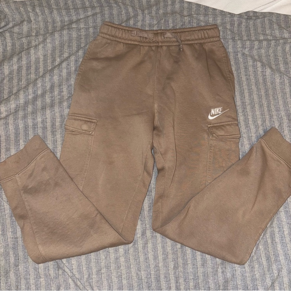 Nike Kids Cargo Joggers – Tan Beige